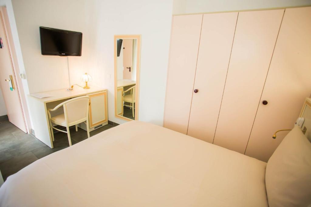 Hôtel du Port Villeneuve Quarto foto